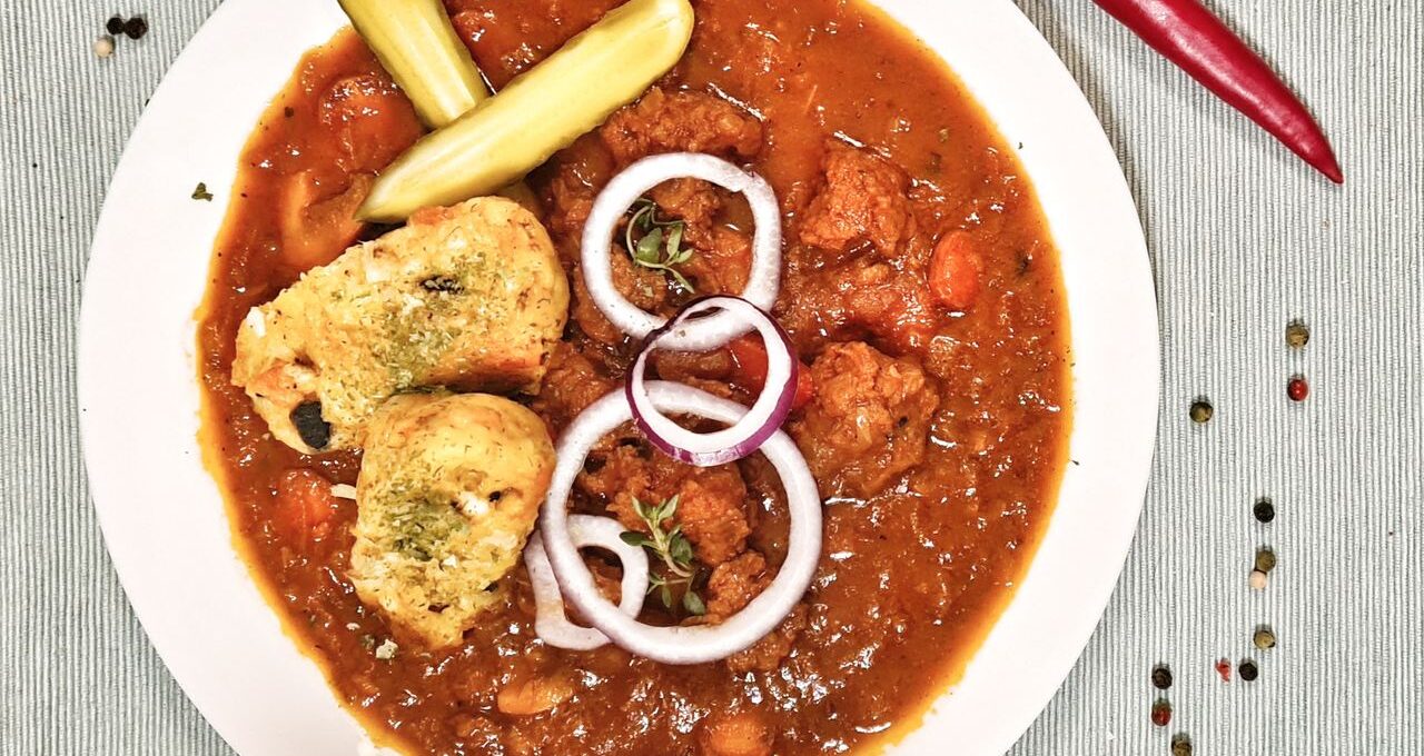 Vegan Goulash with home-made dumpling