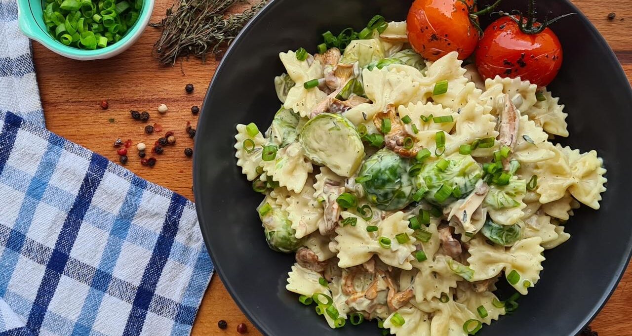 Pasta in chanterelle sauce