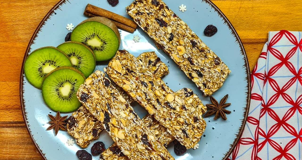 Muesli bars with dates