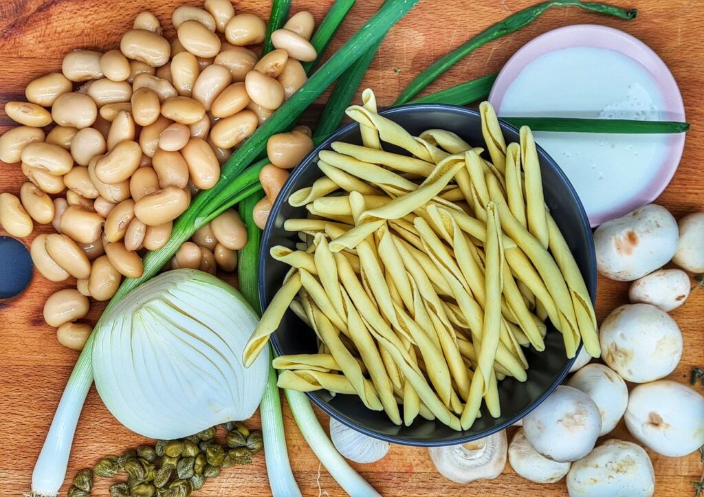 Těstoviny s houbami a fazolemi