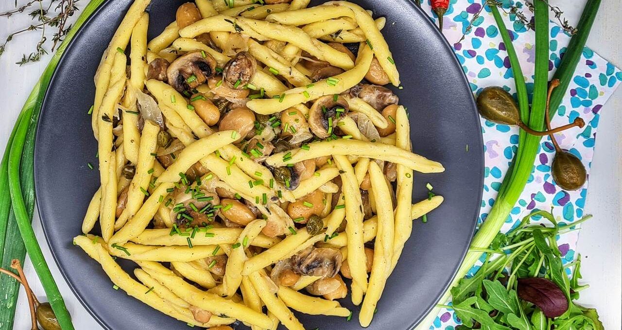 Těstoviny s houbami a fazolemi