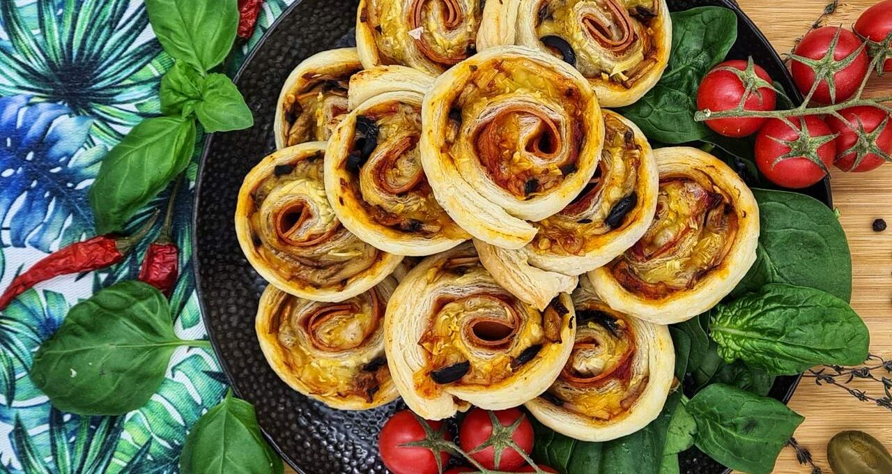 Vegan pizza pinwheels