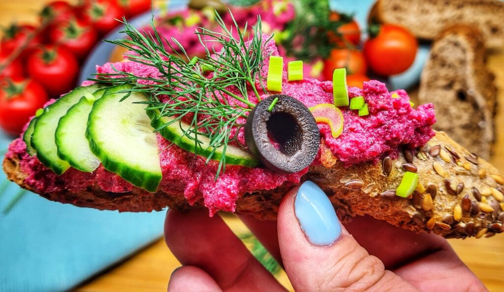 Vegan beetroot spread